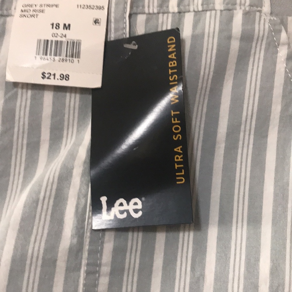 Lee Mid Rise Skort - Picture 4 of 10